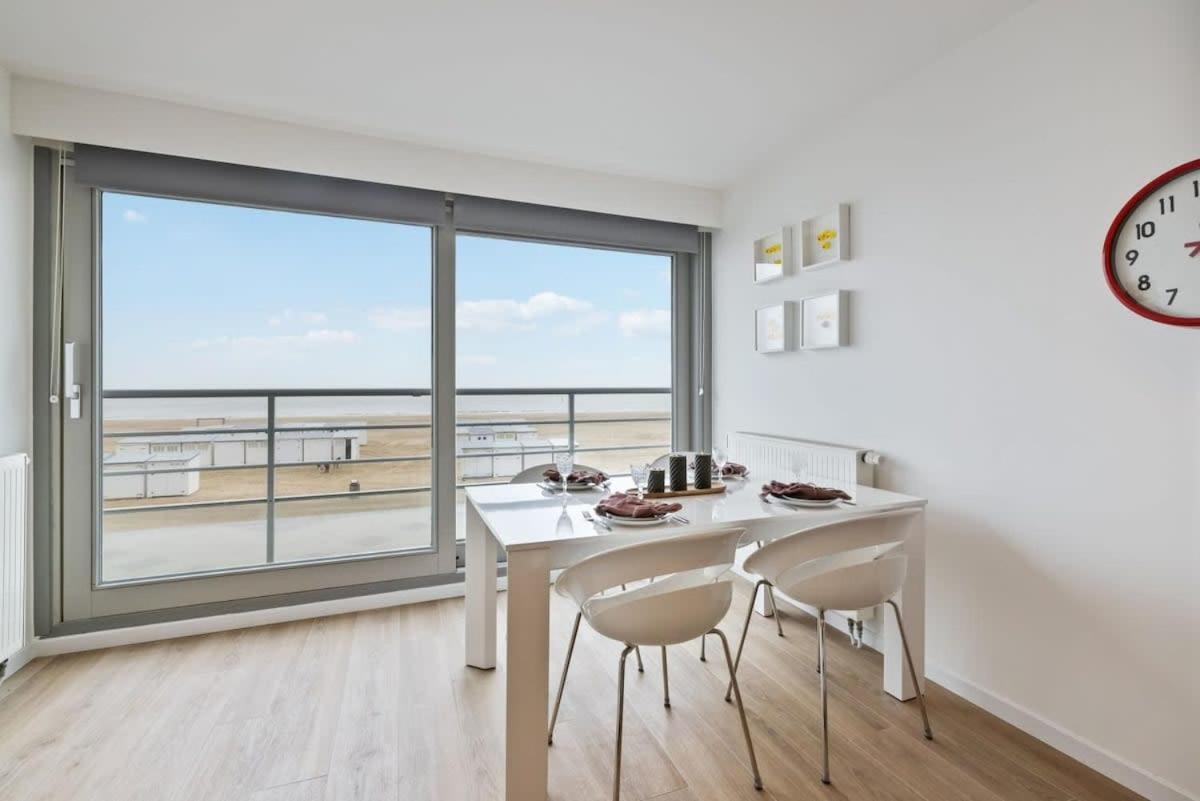 Huswell - Apartment With Frontal Sea View In Knokke Exteriör bild