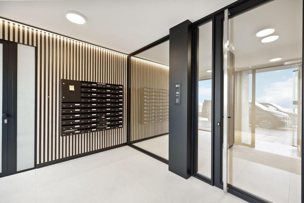 Huswell - Apartment With Frontal Sea View In Knokke Exteriör bild