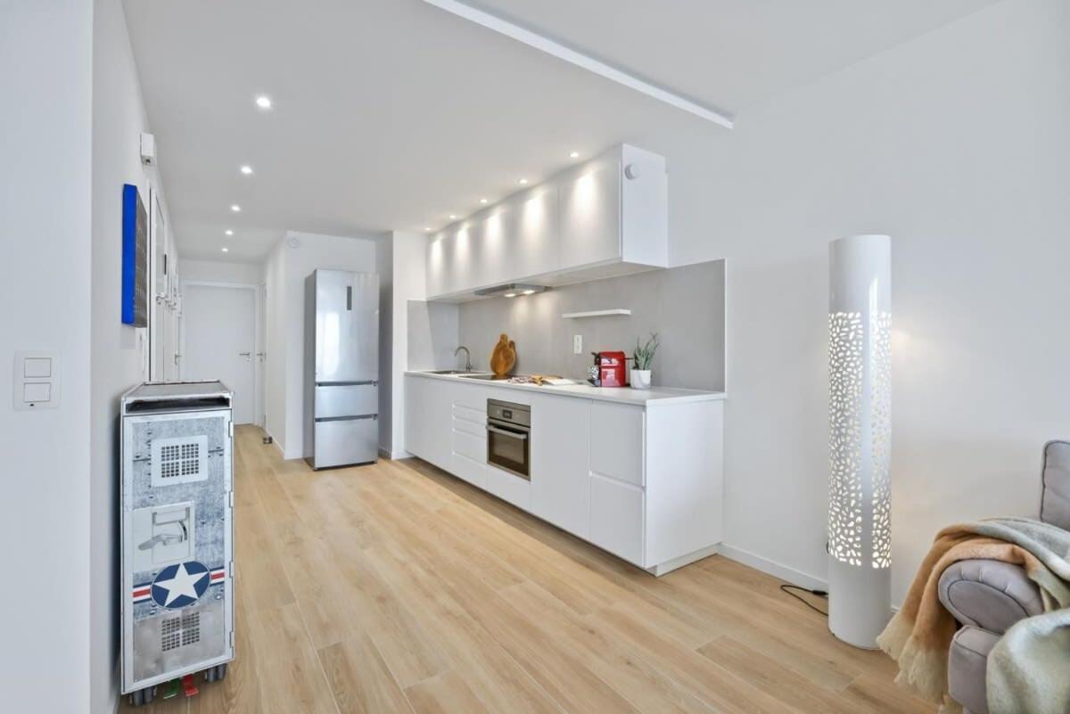 Huswell - Apartment With Frontal Sea View In Knokke Exteriör bild